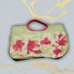 🌺Kitsch fuzzy floral pink and lime green clutch